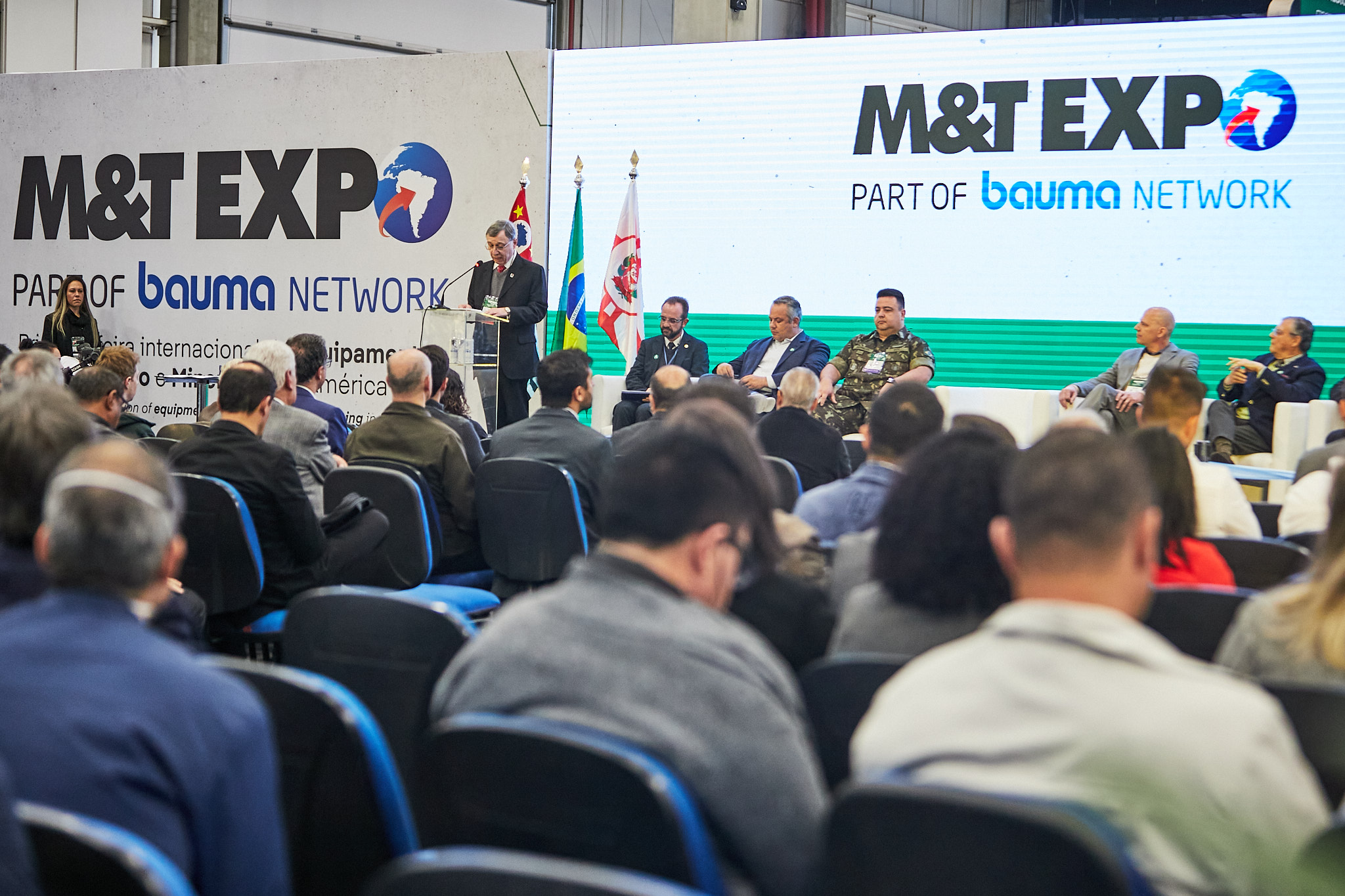 Democratização e privatização dos investimentos em infraestrutura contribuem para o crescimento do mercado de equipamentos